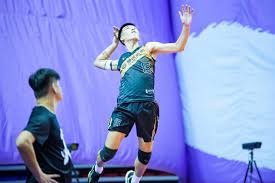 紧张到窒息！慢镜还原福克斯最后2秒撤步中投绝杀灰熊 湖人乐嗨了