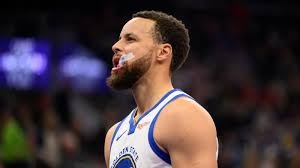 快给森内·拉门斯一顶帽子。这阳光简直刺眼得厉害。 12分钟｜⚪️ 0-0 🔴｜#曼联 来源：Stretford Paddock